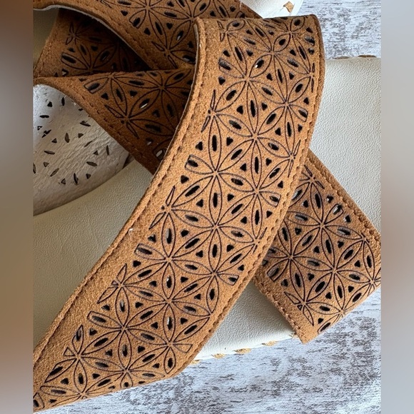 NEW w/Tags Ilse Jacobsen Tan Sandals with Cutout Design Size 37 or U.S. Size 6.5 - Picture 7 of 10